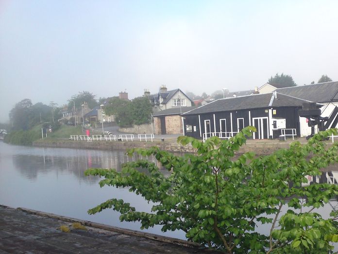 TOP OF THE MUIRTOWN LOCKS-2011