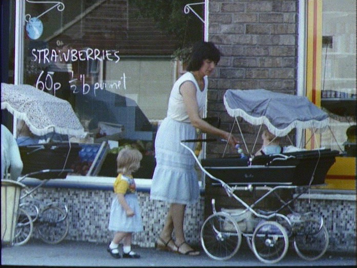 Housewives at Waddington shops-1986