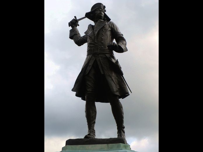 Westerham, Wolfe Statue-2011