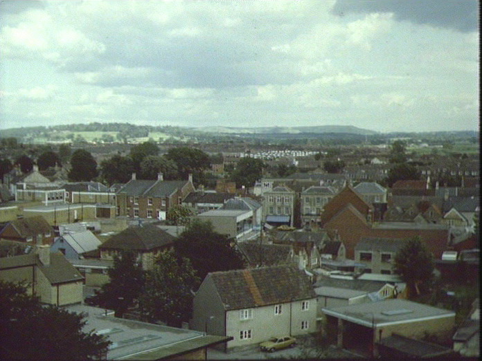 MELKSHAM _ TOWN AND COUNTRY